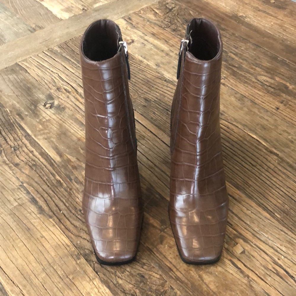 Aldo Croc Print chocolate square toe zip up ankle boots size 8.5
